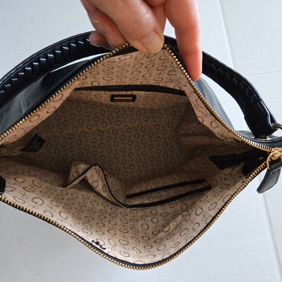 Guess Verona  Shoulder Bag - Picture 3 of 9